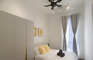 UNA Serviced Apartment by Manatidur