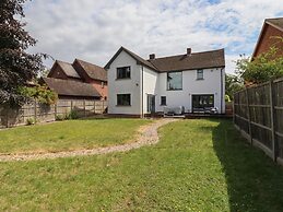 8 Newmarket Road