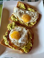 Top of the World Lodges Fort Portal