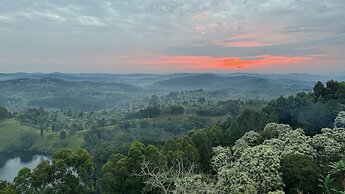 Top of the World Lodges Fort Portal