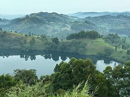 Top of the World Lodges Fort Portal