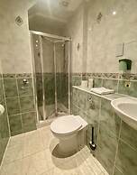 4 Friends House