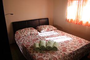 Apartment Veronika With two Sleeping Room, Near the sea