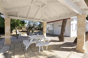 3716 Villetta White by Barbarhouse