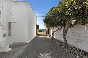 3716 Villetta White by Barbarhouse