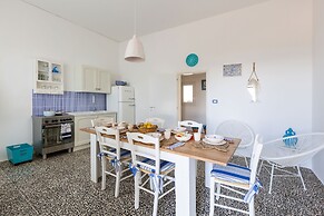 3716 Villetta White by Barbarhouse