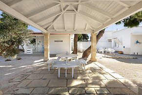 3716 Villetta White by Barbarhouse