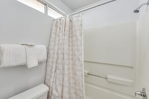 Charming Fort Walton Beach Home: 6 Mi to Ocean!