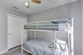 Charming Fort Walton Beach Home: 6 Mi to Ocean!