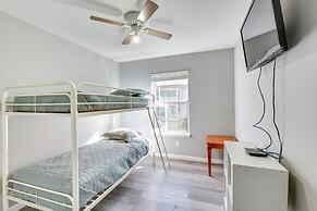 Charming Fort Walton Beach Home: 6 Mi to Ocean!