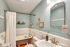 Granbury Home w/ Fire Pit, Walk to The Square!