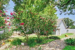 Granbury Home w/ Fire Pit, Walk to The Square!