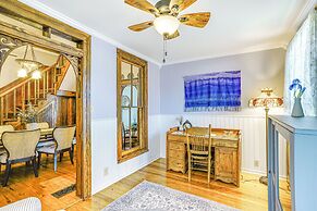 Granbury Home w/ Fire Pit, Walk to The Square!