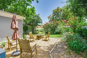 Granbury Home w/ Fire Pit, Walk to The Square!