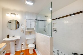 Granbury Home w/ Fire Pit, Walk to The Square!