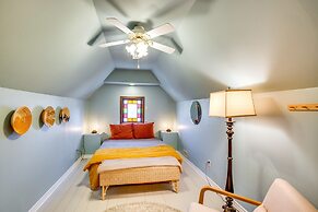 Granbury Home w/ Fire Pit, Walk to The Square!