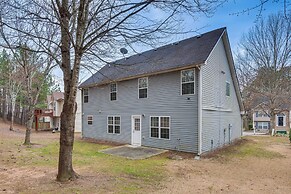Spacious Snellville Home w/ Yard: 28 Mi to Atlanta