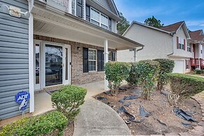 Spacious Snellville Home w/ Yard: 28 Mi to Atlanta