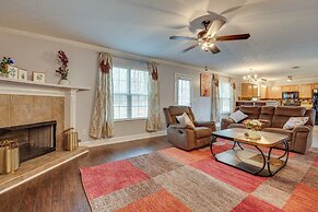 Spacious Snellville Home w/ Yard: 28 Mi to Atlanta