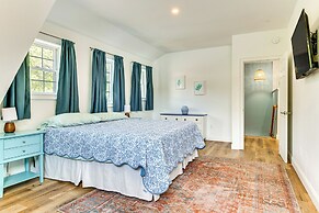 Downtown Ogunquit Home: 1 Mi to Beach!
