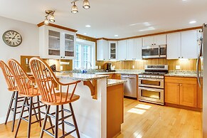 Downtown Ogunquit Home: 1 Mi to Beach!