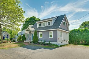 Downtown Ogunquit Home: 1 Mi to Beach!