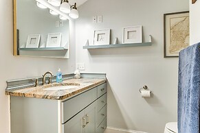 Downtown Ogunquit Home: 1 Mi to Beach!