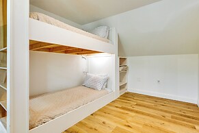 Downtown Ogunquit Home: 1 Mi to Beach!