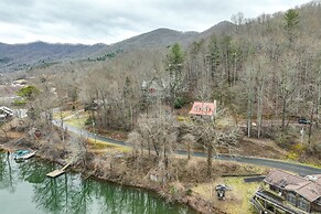 Santeetlah Lake Retreat w/ Dock: Walk to Water!