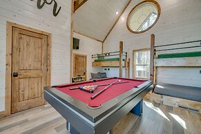 Broken Bow Cabin w/ Hot Tub, Pool Table & Fire Pit