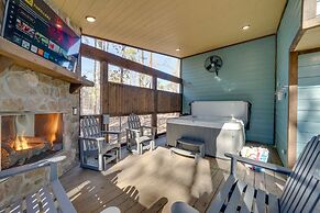 Broken Bow Cabin w/ Hot Tub, Pool Table & Fire Pit