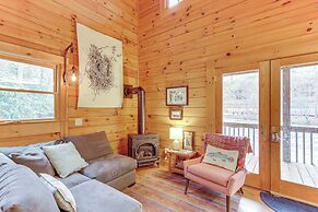 'toccoa Waterfront Hideaway:' Hot Tub & Fire Pit!