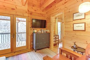 'toccoa Waterfront Hideaway:' Hot Tub & Fire Pit!