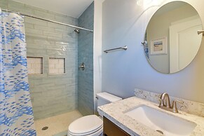 Galveston Vacation Home: 2 Mi to Galveston Beach!