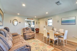 Galveston Vacation Home: 2 Mi to Galveston Beach!