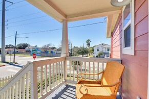 Galveston Vacation Home: 2 Mi to Galveston Beach!