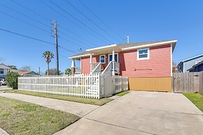 Galveston Vacation Home: 2 Mi to Galveston Beach!
