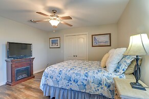 Galveston Vacation Home: 2 Mi to Galveston Beach!