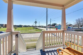 Galveston Vacation Home: 2 Mi to Galveston Beach!