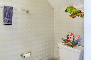 Beachfront Tavernier Abode w/ Balcony & Bay Views!