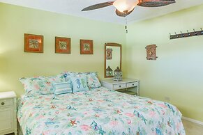 Beachfront Tavernier Abode w/ Balcony & Bay Views!