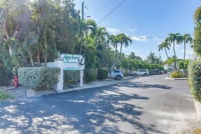 Beachfront Tavernier Abode w/ Balcony & Bay Views!