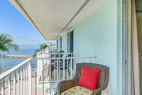 Beachfront Tavernier Abode w/ Balcony & Bay Views!