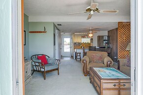 Beachfront Tavernier Abode w/ Balcony & Bay Views!