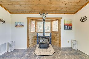 Ruidoso Cabin w/ Deck & Grills ~ 1 Mi to Midtown!