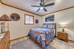 Ruidoso Cabin w/ Deck ~ 1 Mi to Midtown!