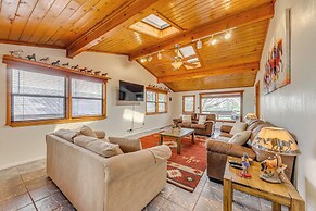 Ruidoso Cabin w/ Deck ~ 1 Mi to Midtown!