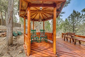 Ruidoso Cabin w/ Deck ~ 1 Mi to Midtown!