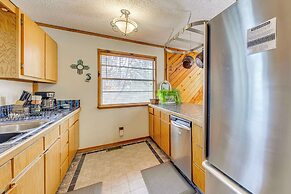 Ruidoso Cabin w/ Deck ~ 1 Mi to Midtown!