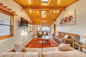 Ruidoso Cabin w/ Deck ~ 1 Mi to Midtown!